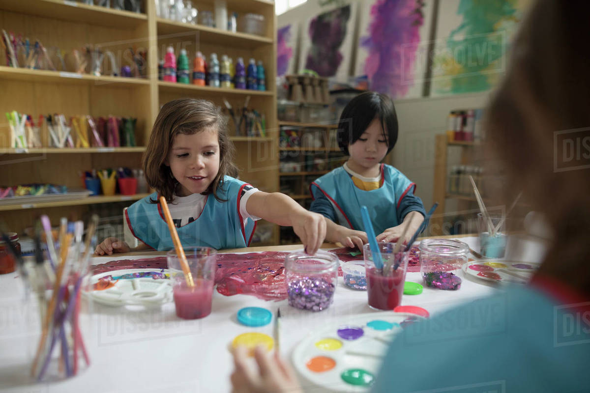1200x800 Preschool Boy And Girl Painting In Art Classroom - Preschool Painting