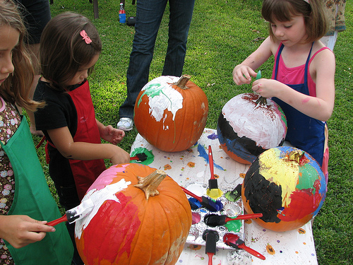 500x375 Pumpkin Painting Party Ideas {Free Printables} - Pumpkin Painting For Kids