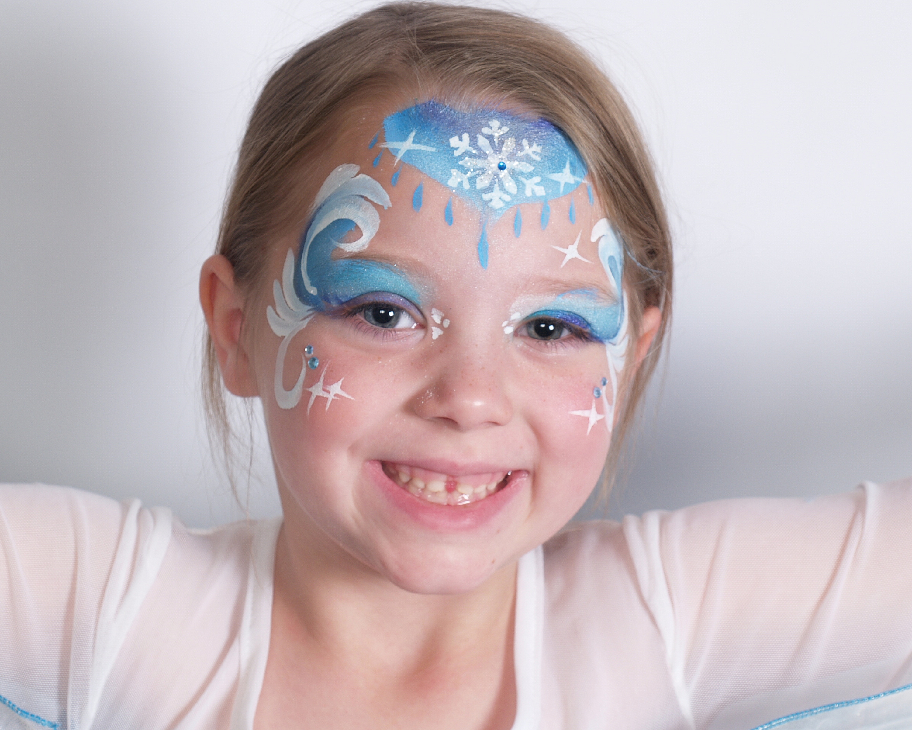 3000x2400 Queen Elsa Frozen Princess Face Painting 03 Traditional Face - Queen Elsa Painting