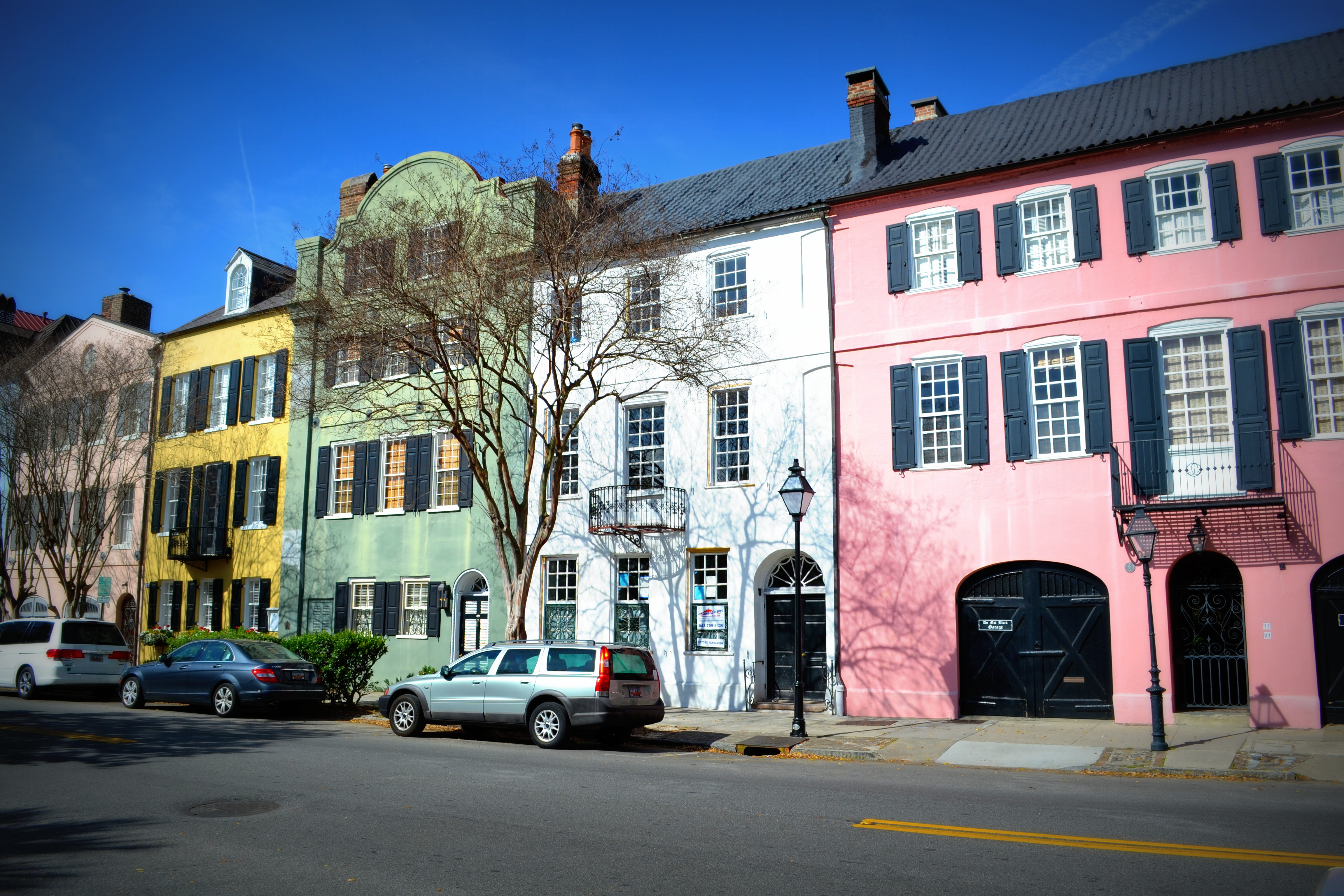 4608x3072 A Charleston Rainbow Row Sing Like No One'S - Rainbow Row Painting