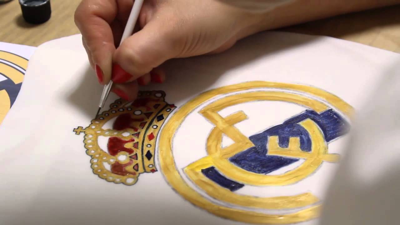 1280x720 Kricky Cakes Decoration Fondant Real Madrid Logo Handpainting - Real Madrid Logo Painting