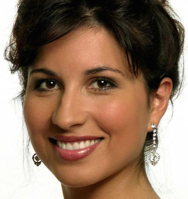 600x632 11 Amazing Hyperrealistic Artists - Realistic Painting Artist