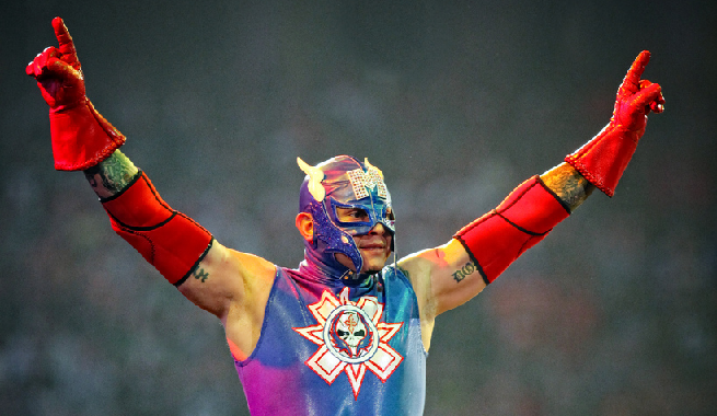 655x380 When Comics And Wrestling Get In The Ring - Rey Mysterio Painting