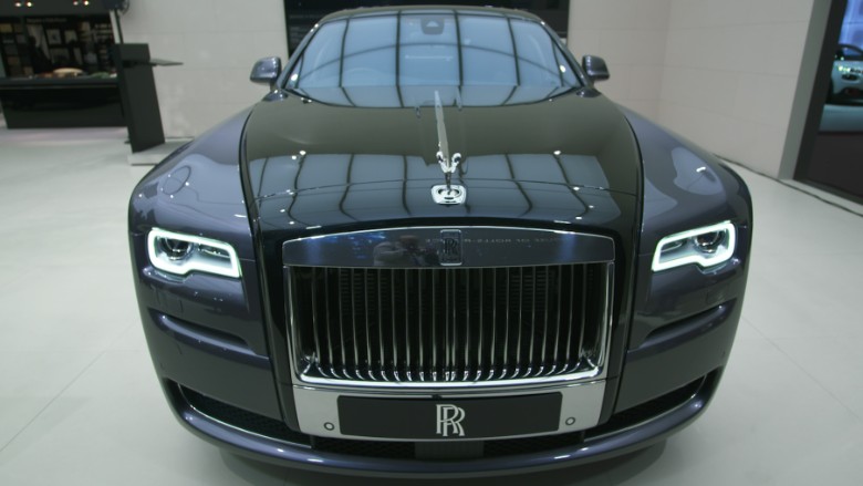 780x439 This Rolls Royce Is Painted With Real Diamond Dust - Rolls Royce Painting