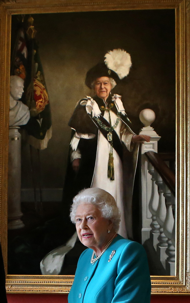 640x1020 New Portrait Of Her Majesty Queen By Nicky Philipps - Royal Family Portrait Painting