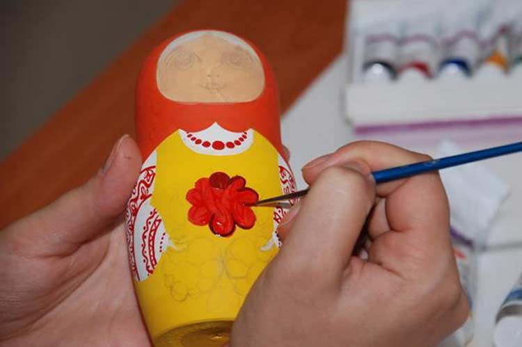750x499 Tour St. Petersburg Master Class Of Russian Doll Matryoshka Painting - Russian Doll Painting