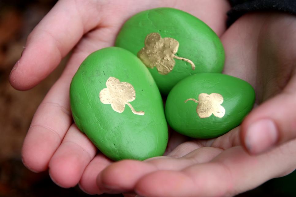 966x644 How To Paint Rocks For St. Patrick's Day Hgtv - Saint Patricks Day Painting