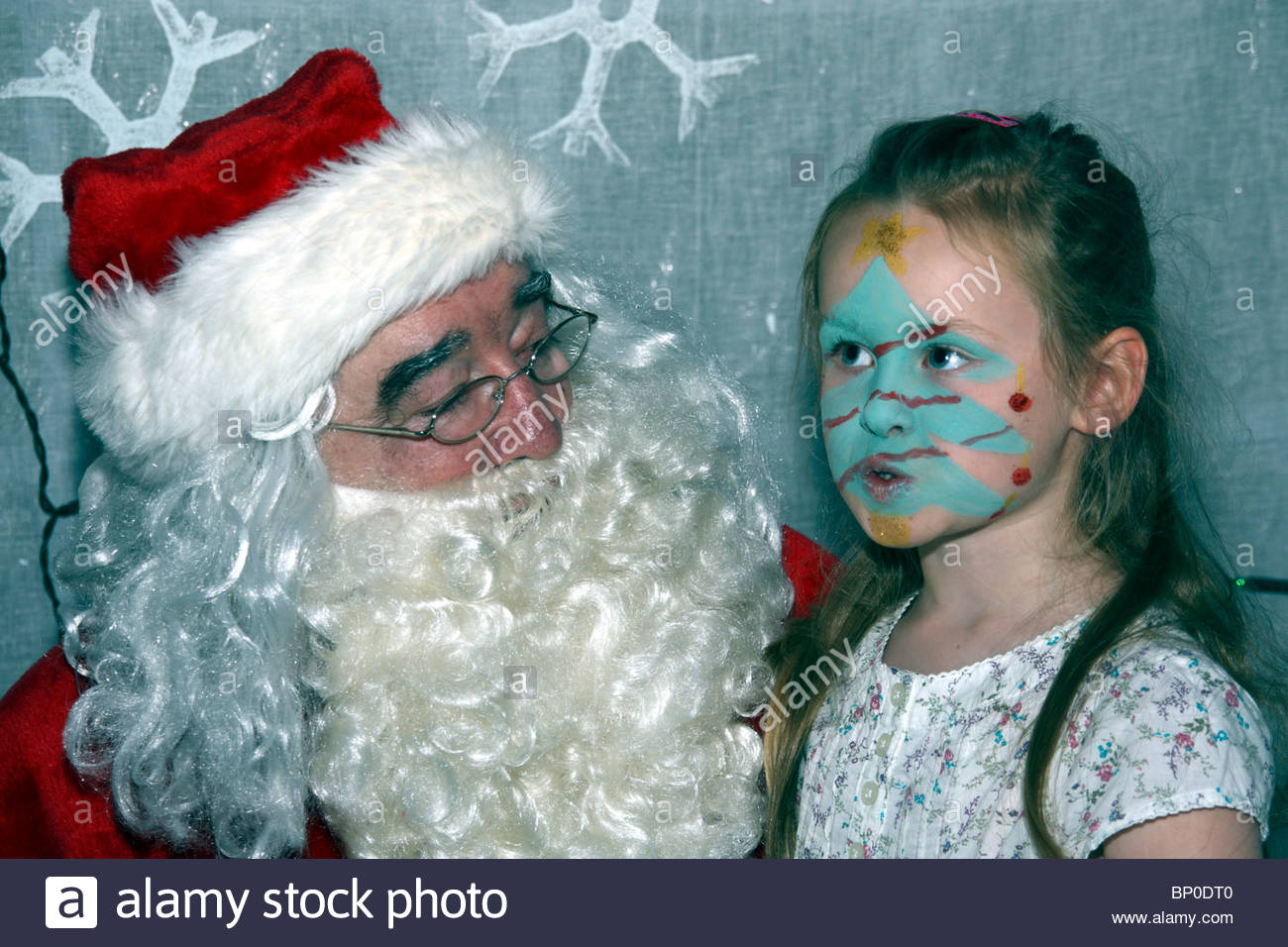 1300x956 Little Girl With Christmas Tree Face Painting Meeting Santa Claus - Santa Claus Face Painting