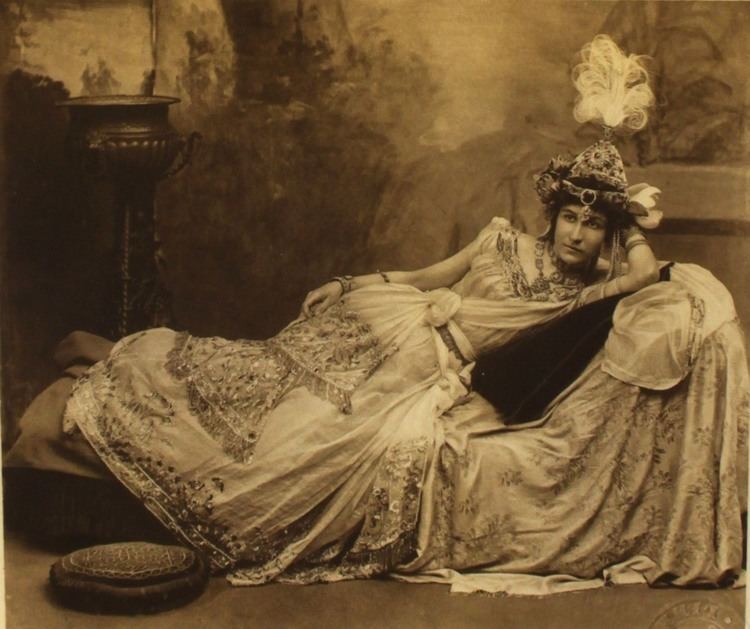 750x629 Scheherazade - Scheherazade Painting