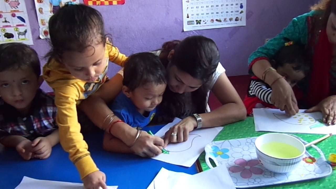 1280x720 Happy Kids Montessori School Children In Painting Class. - School Children Painting