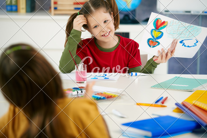 800x533 Children Painting In Art Class - School Children Painting