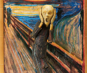 300x250 The Scream Action Figure - Scream Painting