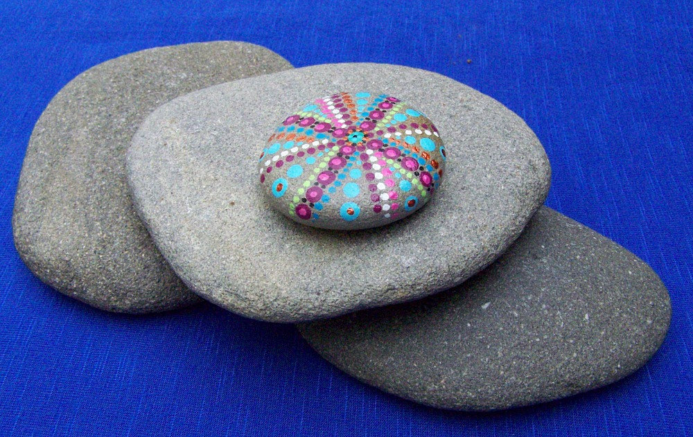 1000x631 Painted Beach Stone, Sea Urchin, Dot Painting On Rock, Decorated - Sea Urchin Painting