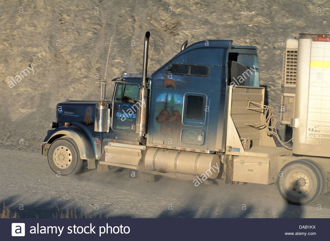 1300x952 Truck Painting Stock Photos Amp Truck Painting Stock Images - Semi Truck Painting