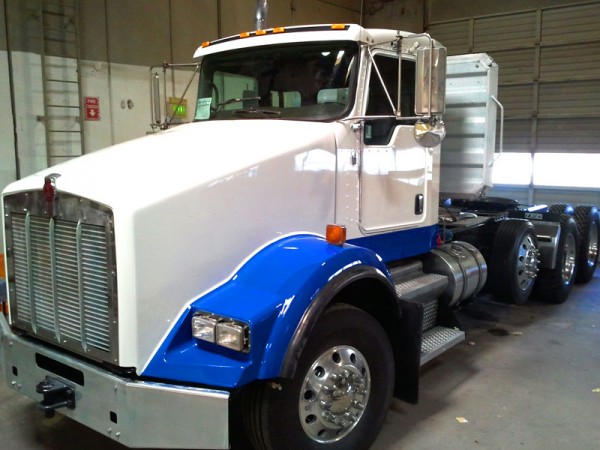 600x450 Auto Paint Shop Portland Automotive Paint Pacific Truck Colors - Semi Truck Painting