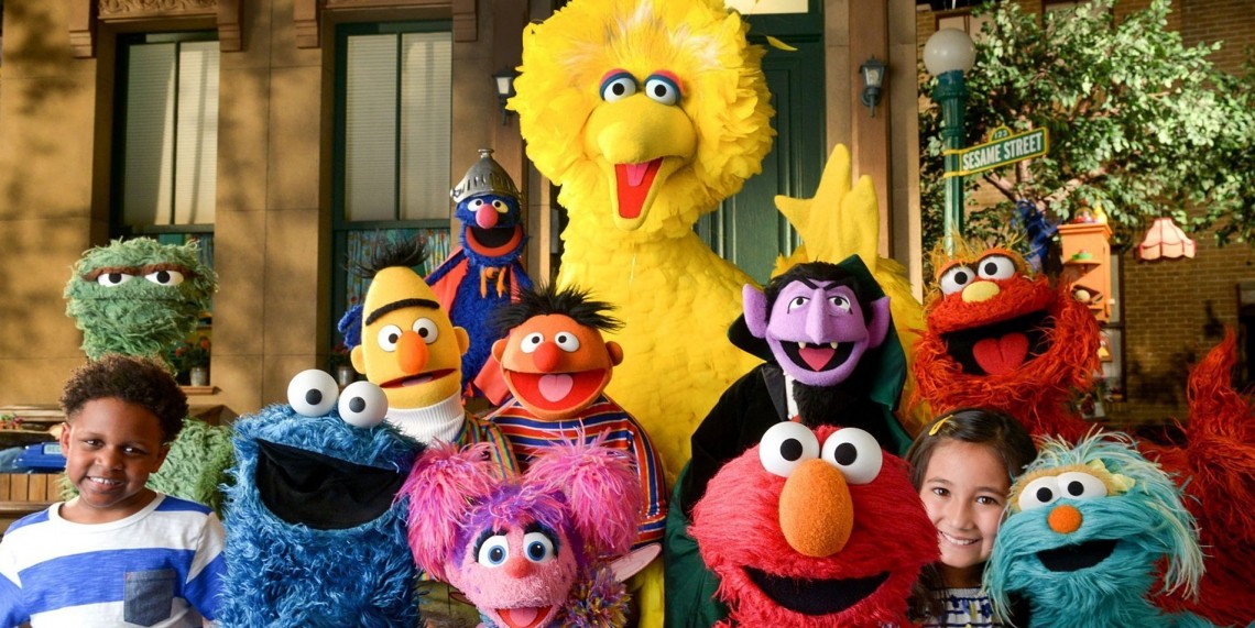 1140x571 Sesame Street Painting With Cookie Monster Wttw - Sesame Street Painting