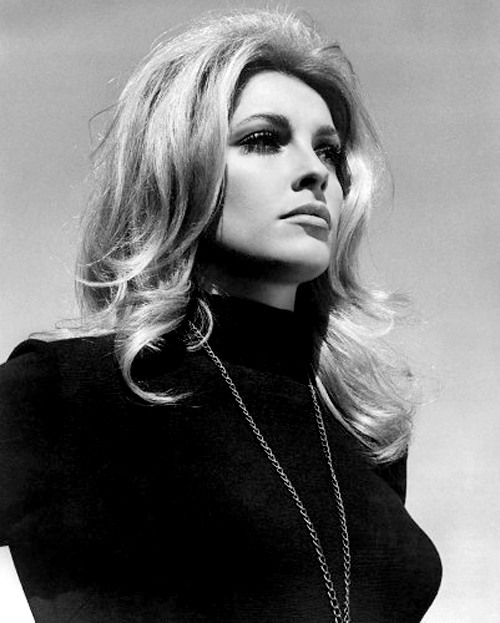 500x623 Beauty Will Save, Viola, Beauty In Everything - Sharon Tate Painting