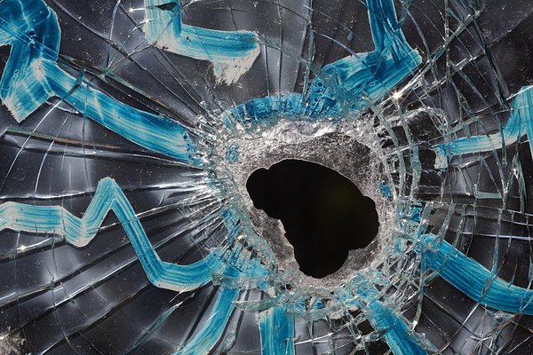 600x400 Free Stock Photos - Shattered Glass Painting