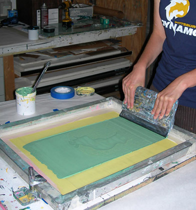 392x420 Get A New Lesson On Silkscreen Printing For Learners - Silk Screen Painting