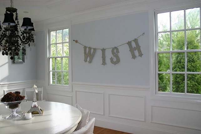 642x427 The Best Benjamin Moore Paint Colors - Silver Moonlight Painting