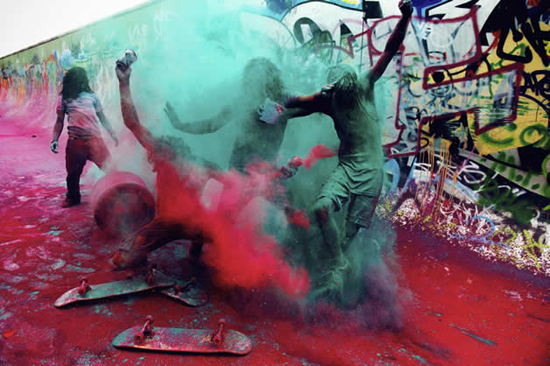 550x366 Skate With Color, Paint War In Berlin - Skate Painting