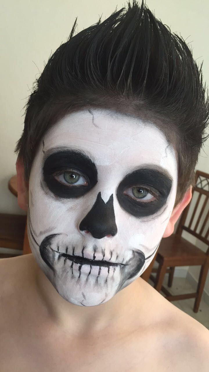 720x1280 Easy Face Painting Ideas For Kids This Halloween - Skeleton Face Painting