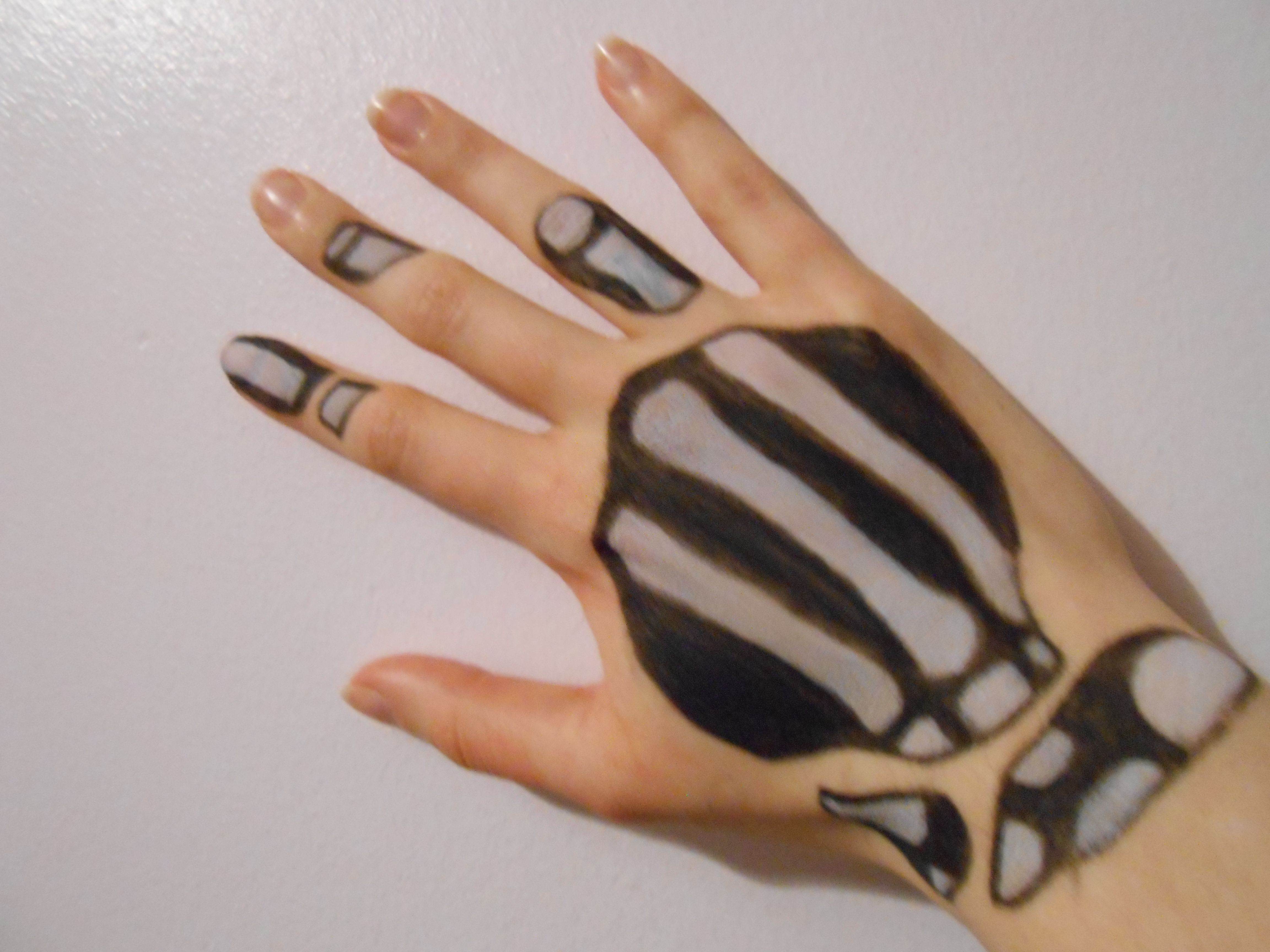 4608x3456 Skeleton Hand, Halloween Ideas For Body Painting - Skeleton Hand Painting