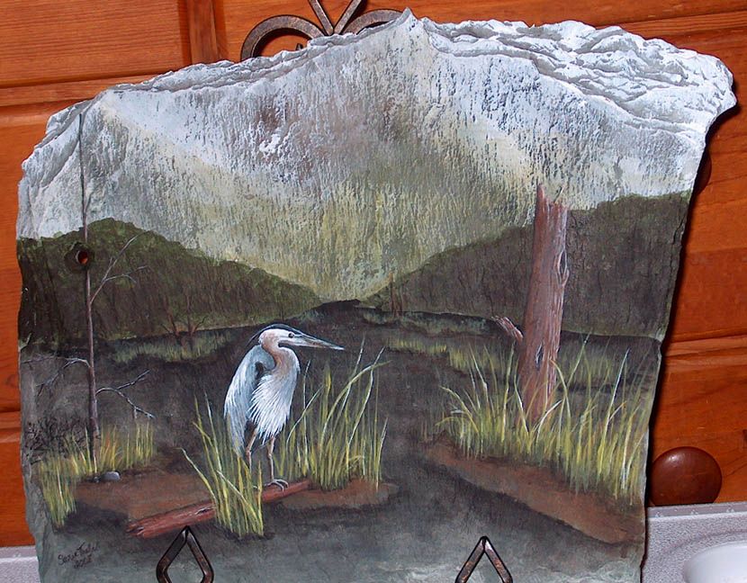 830x648 Slate Heron Painted On Old Barn Roof Slate With Easel Outside - Slate Painting
