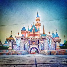236x235 Disneyland Paris Sleeping Beauty Castle, Castles - Sleeping Beauty Castle Painting