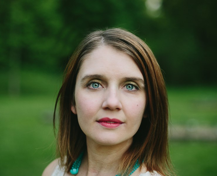 739x600 Wink And Smile Face Painting - Smile Face Painting