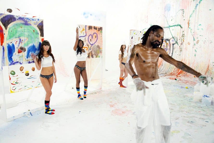 890x593 Snoop Dogg Painting Explores - Snoop Dogg Painting