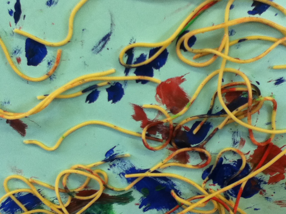 960x720 Spaghetti Picture Painting Or Messy Play - Spaghetti Painting