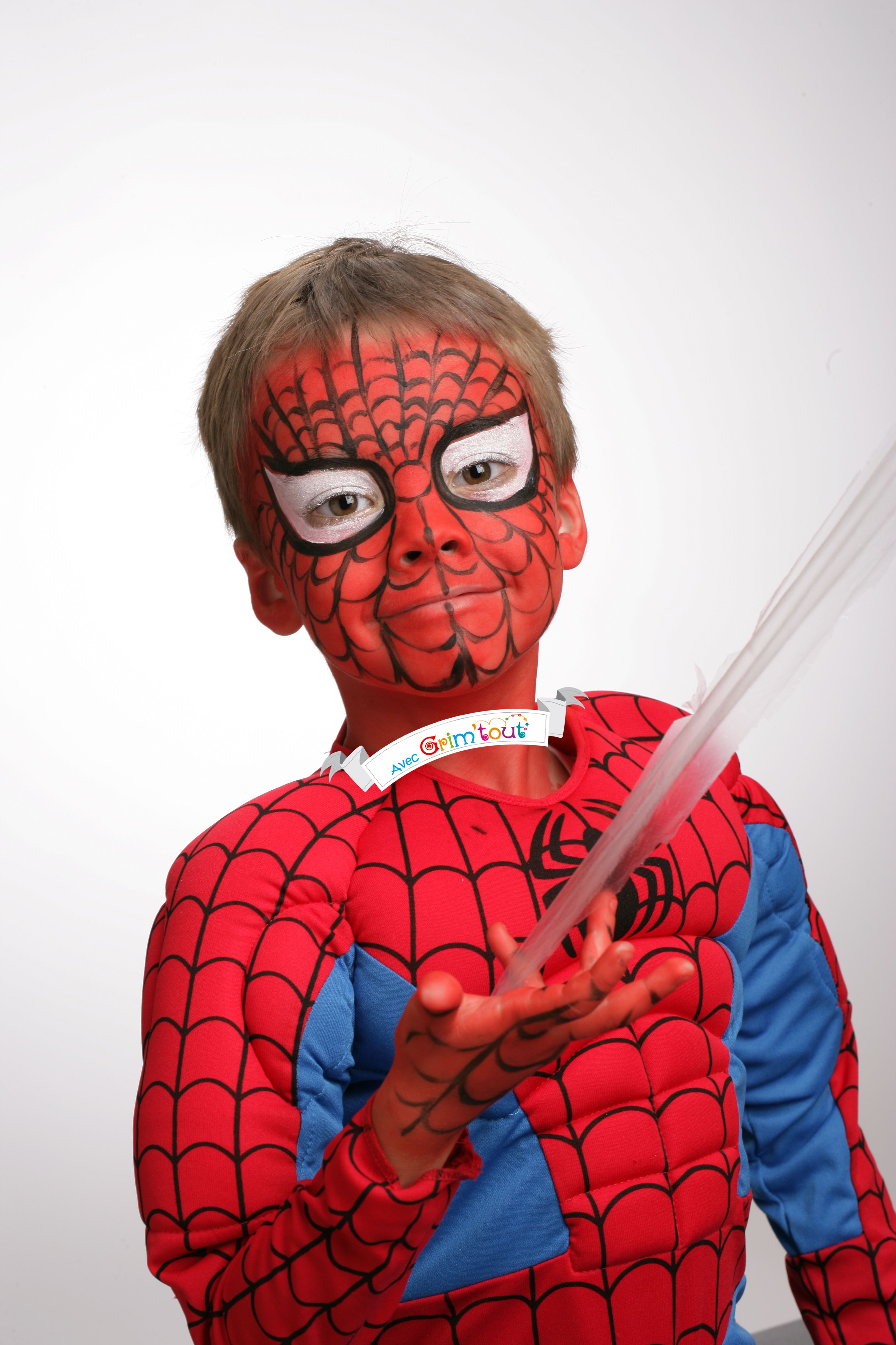 3328x4992 Un Maquillage De Super Pour Se Transformer En Spider Man - Spiderman 3 Painting