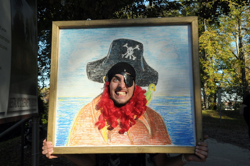 1024x680 Spongebob Captain Cosplay By Maspez - Spongebob Captain Painting