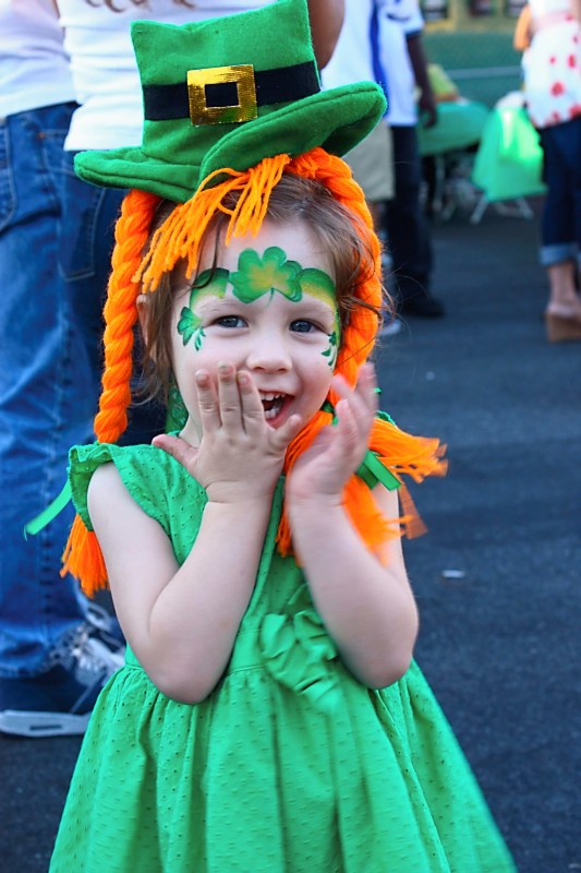 533x800 St. Patrick's Day Family Fun - St Patricks Painting