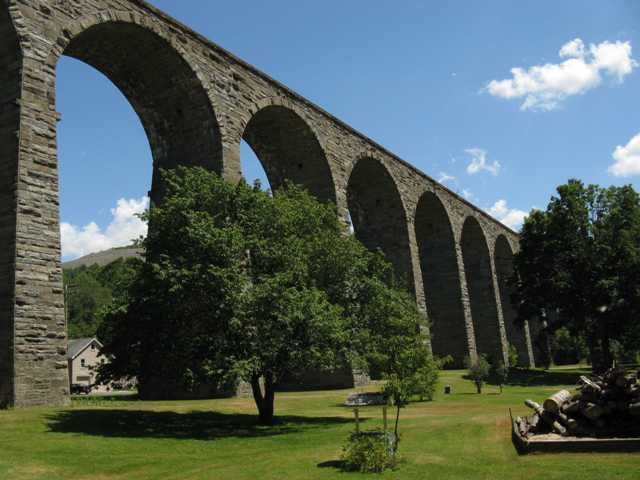640x480 Starrucca Viaduct Is A Stone Arch Bridge That Spans Starrucca - Starrucca Viaduct Painting