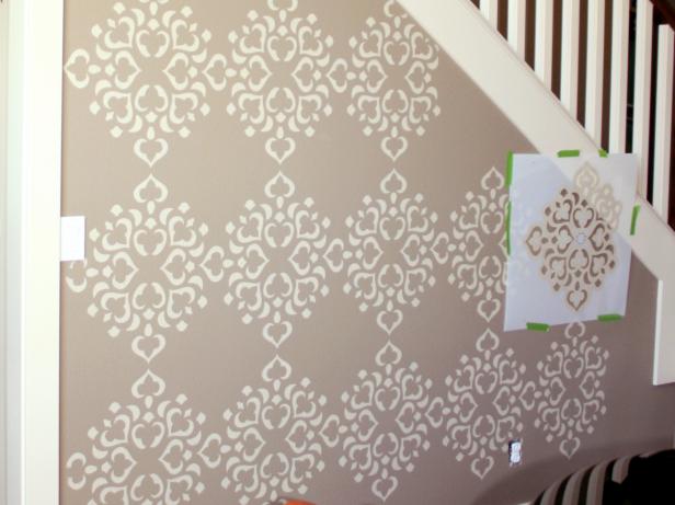 616x461 How To Stencil A Focal Wall Hgtv - Stencils For Painting