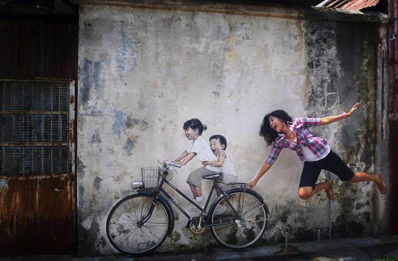 800x526 This Interactive Street Art In Malaysia Is Brilliant - Street Bike Painting