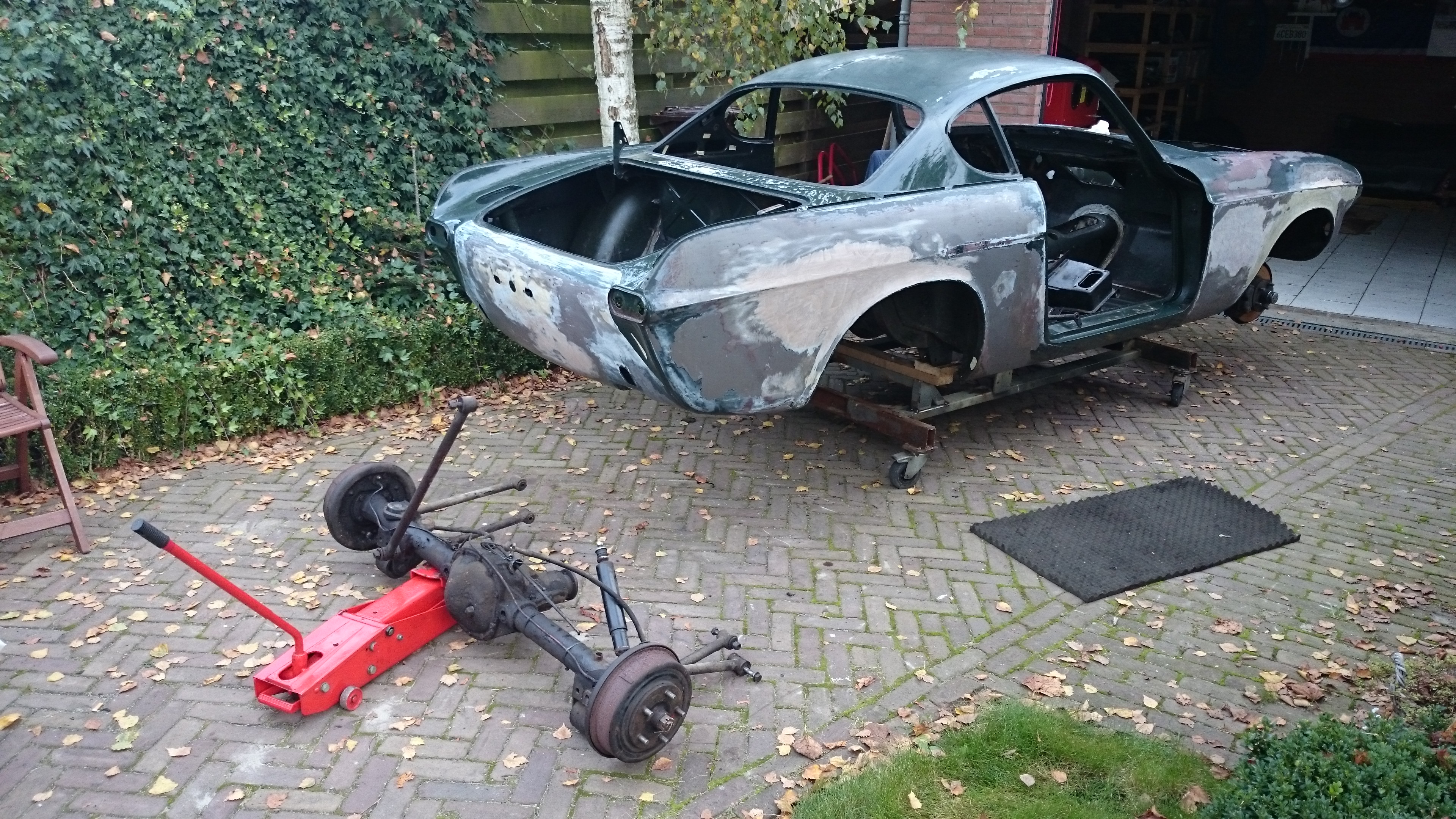 3840x2160 Placed The Car On The Stand And Removed Front Suspension Amp Rear - Suspension Painting