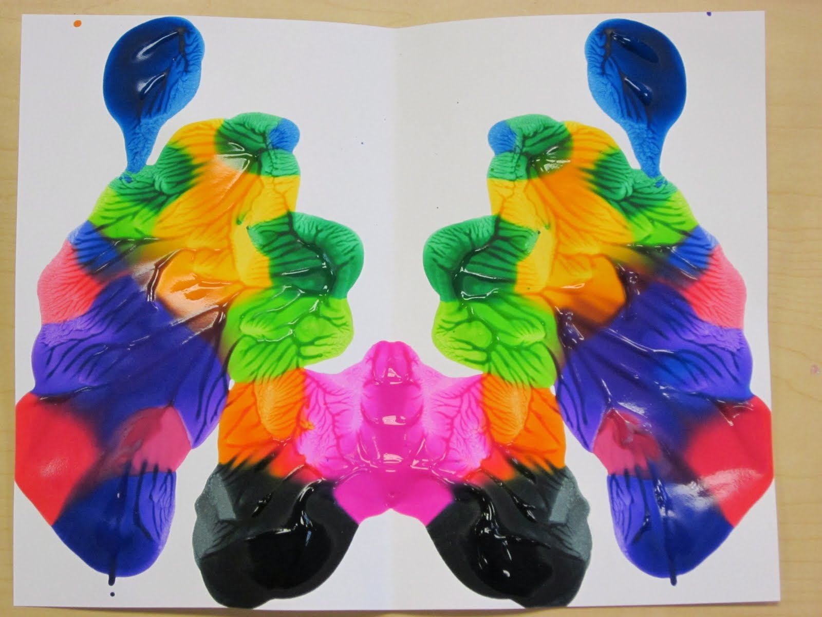 1600x1200 Year 3 - Symmetrical Painting