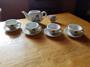 300x225 Vintage Children's China Partial Tea Set Made In Japan Girl - Tea Set Painting