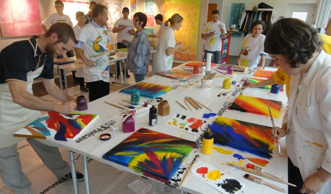 660x388 Action Painting For Company And Team Events - Team Painting