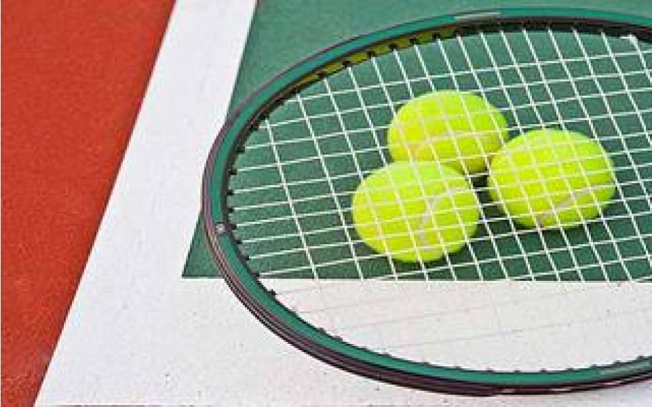 940x587 Tennis Court Paint From Promain Paints - Tennis Court Painting