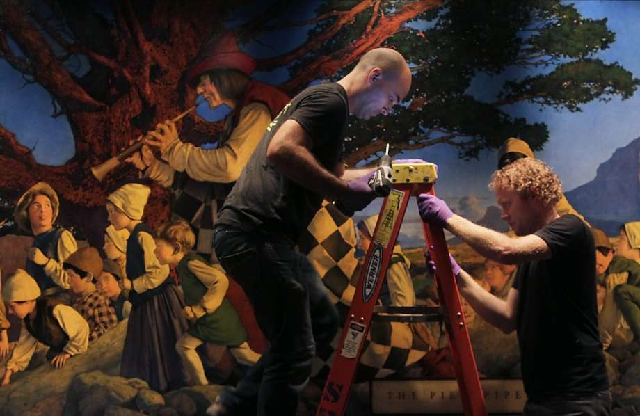 920x598 Restored Pied Piper Returns To Namesake Bar - The Pied Piper Painting