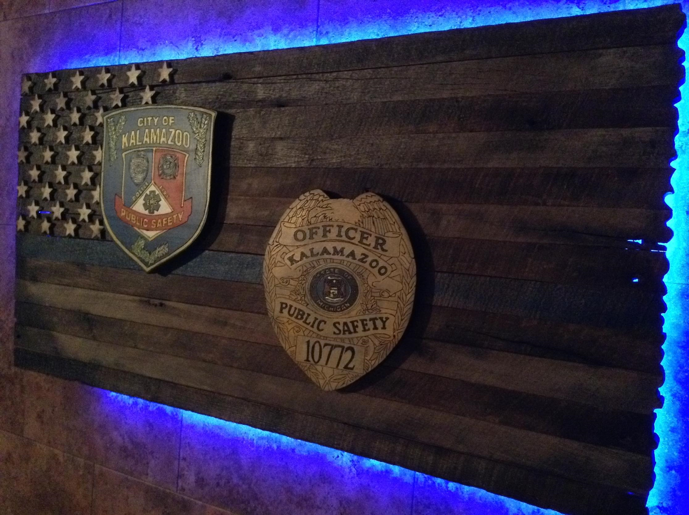 2232x1667 110yr Old 3 Dimensional Barn Wood Thin Blue Line American Flag - Thin Blue Line Flag Painting