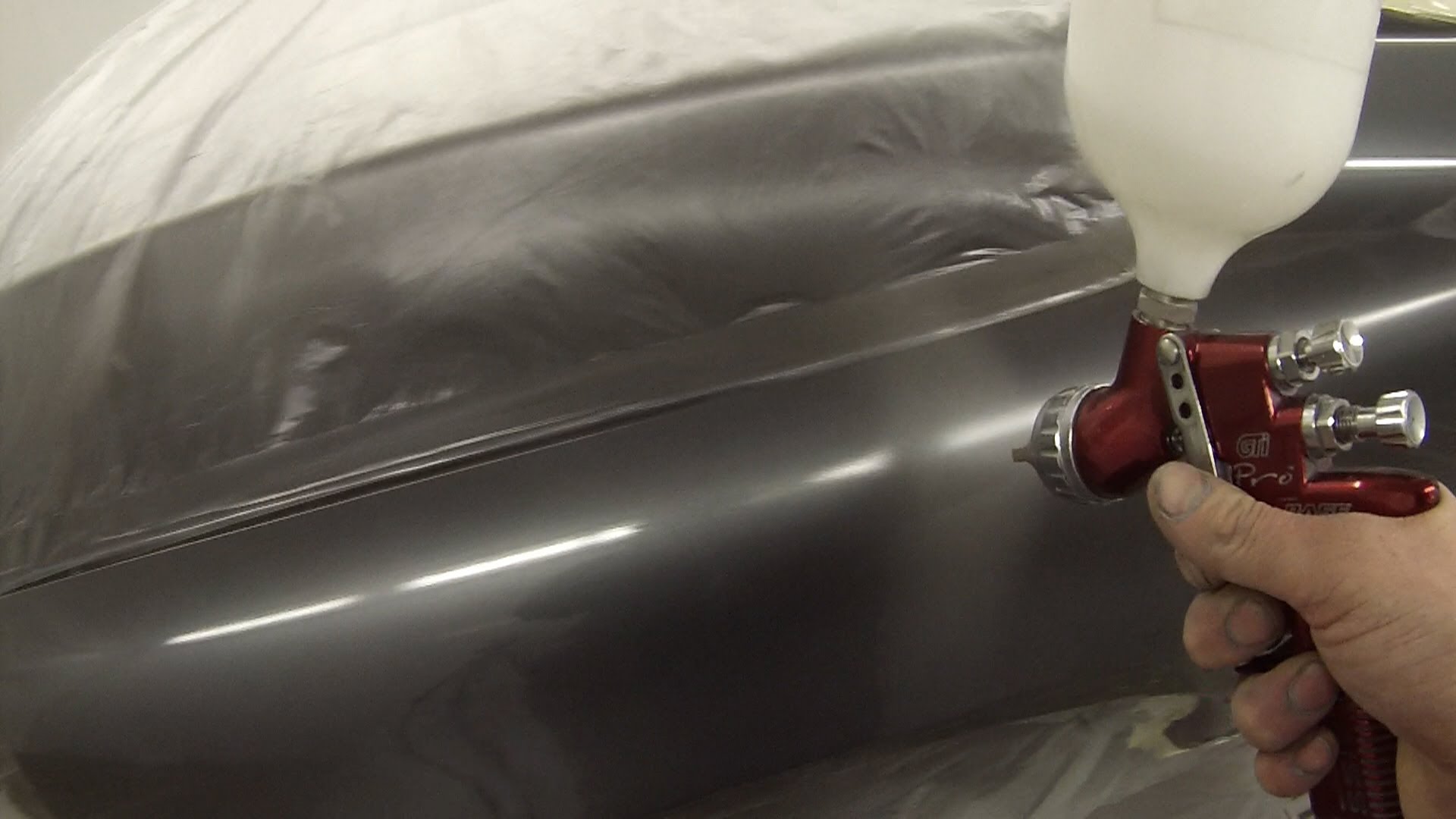 1920x1080 Spray Painting A Car Pov - Titanium Painting