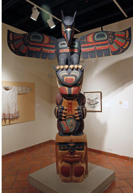 442x640 This Cedar And Paint Totem Pole Is By Artist Calvin Hunt D - Totem Pole Painting