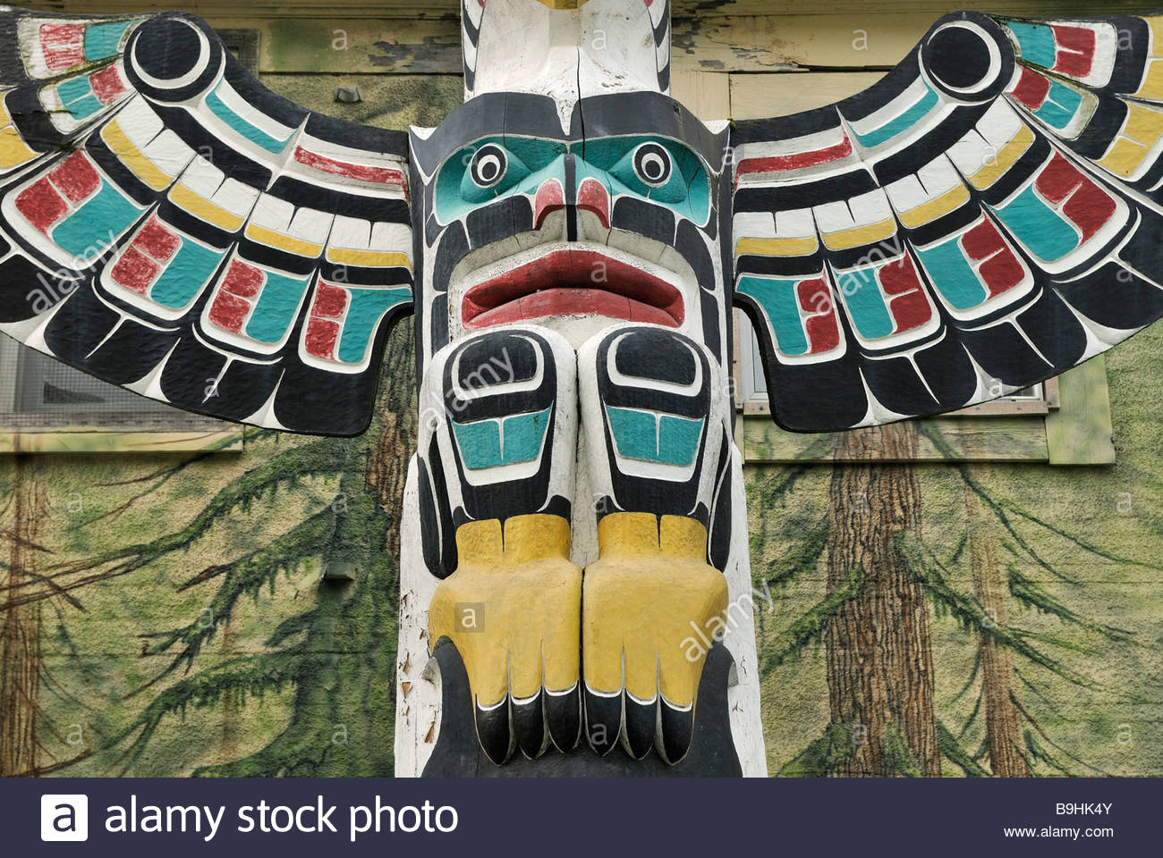 1300x960 Totem Pole The Cowichan Indians, Close Up, In Front - Totem Pole Painting
