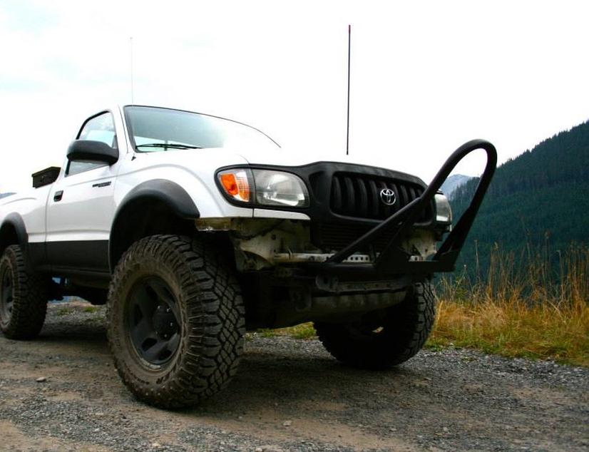 826x634 Stock Toyota Truck Wheels Painted Black - Toyota Painting