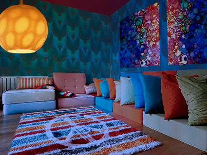 425x319 Psychedelic Room Ideas - Trippy Wall Painting